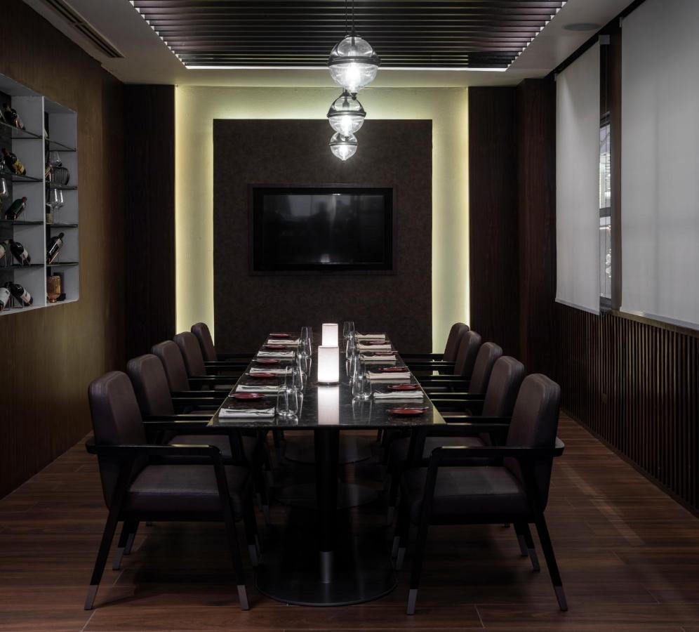Fili Hotel At Nustar Cebu Екстер'єр фото